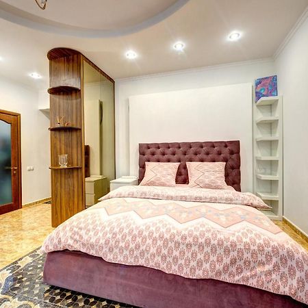 Світло! Vip Apartment In The Druzhby Narodiv Metro Station Kiev Buitenkant foto