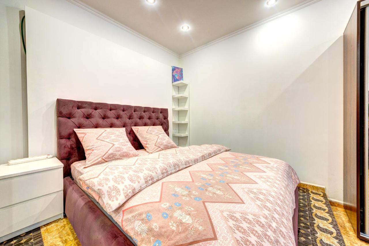 Світло! Vip Apartment In The Druzhby Narodiv Metro Station Kiev Buitenkant foto