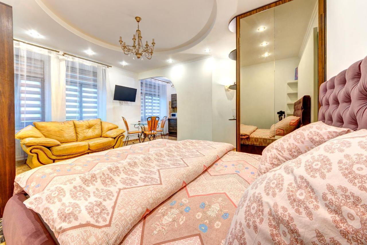 Світло! Vip Apartment In The Druzhby Narodiv Metro Station Kiev Buitenkant foto