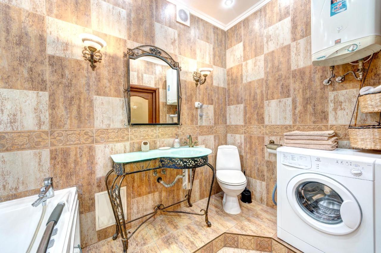 Світло! Vip Apartment In The Druzhby Narodiv Metro Station Kiev Buitenkant foto